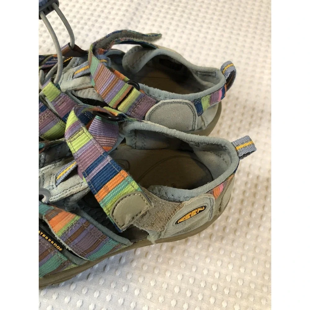 KEEN Girl's/Youth - Size 3 - Striped - Waterproof Water Sandals Hiking Shoes